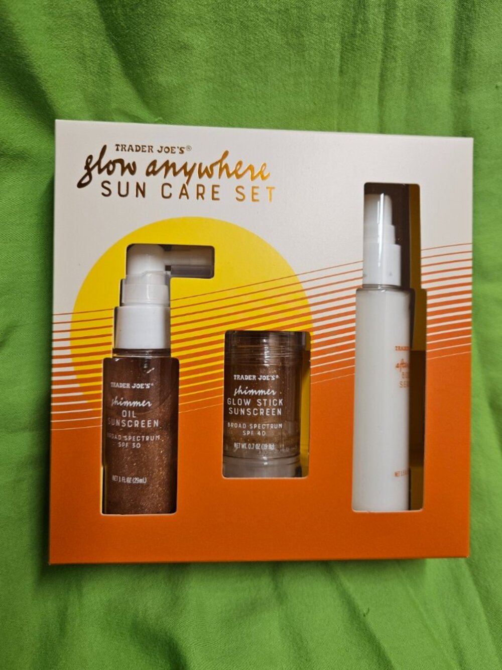 Trader Joe’s Glow Anywhere Sun Care Set Shimmer Oil + Glow Stick Exp 0426 READ
